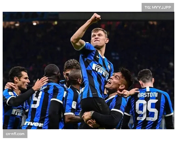 战术变化：尤文图斯下半场改打双边锋，旨在直接冲击对手防线肋部结合处